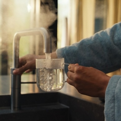 Instant boiling water taps
